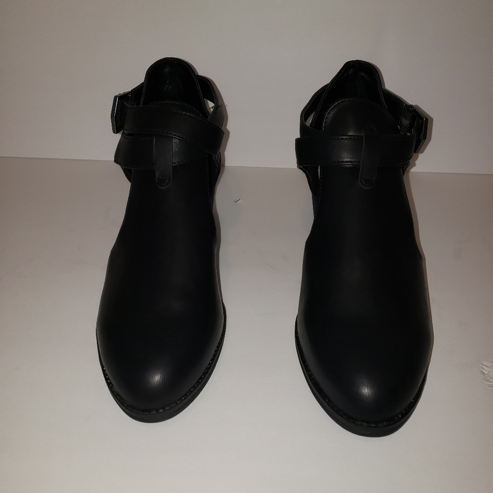 Shoes - Picture 3 of 3